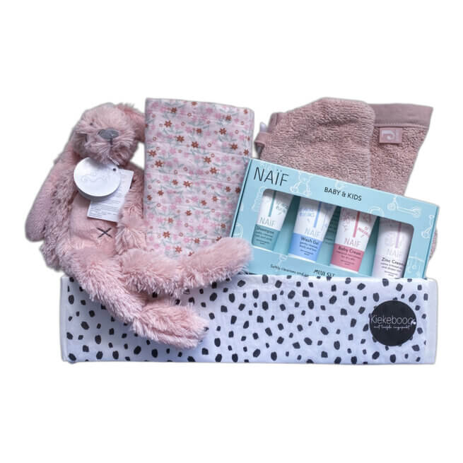 Kraamcadeau Meisje Juliette – cadeaupakket met douchehandschoen, Rabbit Richie knuffel, Naïf mini set en Fresk hydrofiele doek – ideaal voor een pasgeboren meisje.