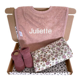 Gepersonaliseerde slab met naam in brievenbus kraamcadeau – handig en uniek babycadeau