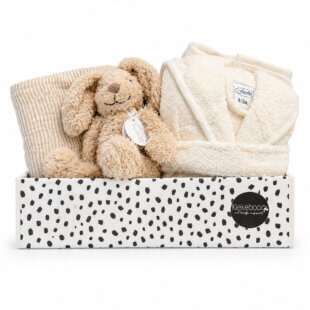 cadeaubox met naam sweet cuddles met badjasje en knuffel
