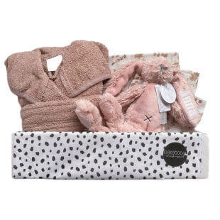 Kraamcadeau Meisje Tessie met badjasje, knuffel en hydrofiele doek