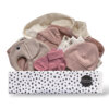 Kraamcadeau Comfort Basics Pink met badjasje, romper, slab, doekjes, mutsje, speendoekje en sokjes in zachte tinten