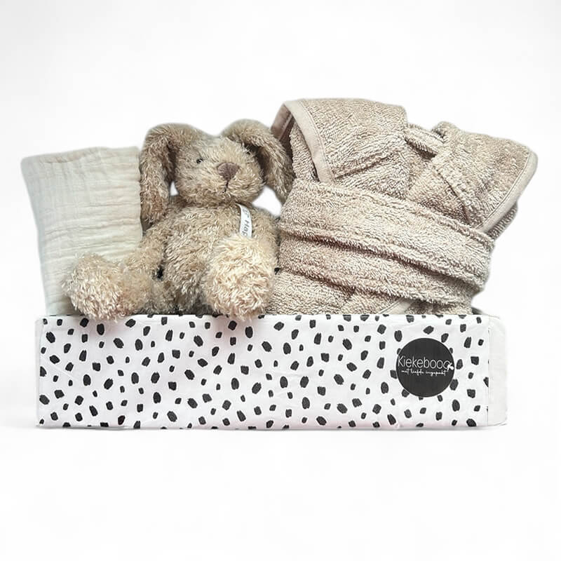 Kraamcadeaubox met knuffel en zachte badjas – avondritueel voor de baby