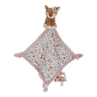 Een zacht roze knuffeldoekje met geborduurd bloem- en hertdessin; in één hoekje een schattig pluchen hertje met bloemetje, labels aan de randen en een lusje voor een speen of bijtring.