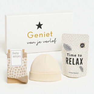 Stel zelf jouw ultieme zwangerschapscadeautje samen Kies zelf welke producten je wilt toevoegen: van zachte verzorgingsproducten en rustgevende theesoorten tot een lief mutsje, speendoekje of een heerlijk voetenbadje voor een ontspannen moment.
