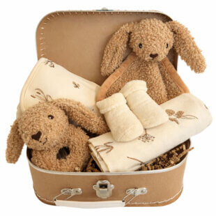 Kraamcadeau met naam Riverside is een prachtige, complete set vol zachte basics en lieve musthaves