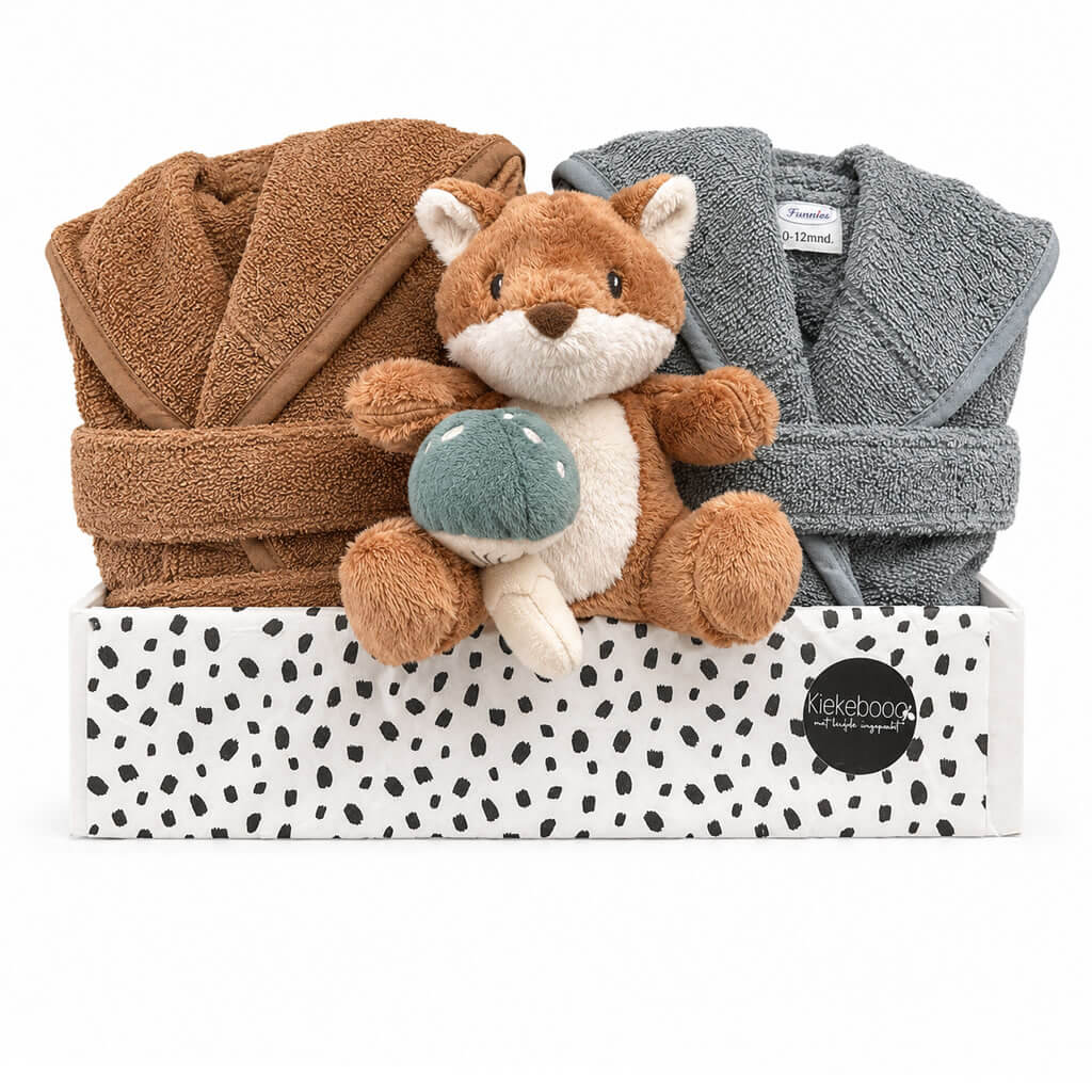 cadeaubox tweeling jongens met naam als persoonlijk kraamcadeau